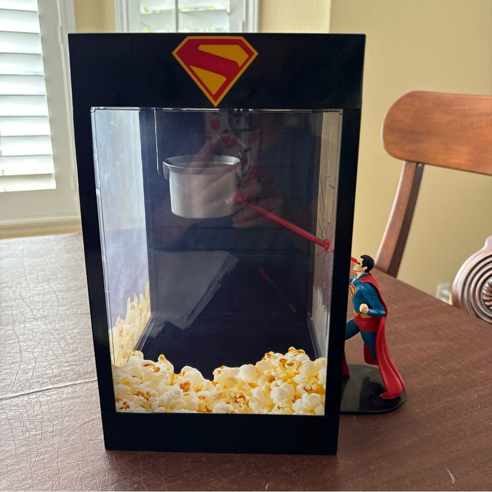 NWOT Regal Limited Edition Superman (2025 movie) Heat Vision Popcorn Bucket;11”T
